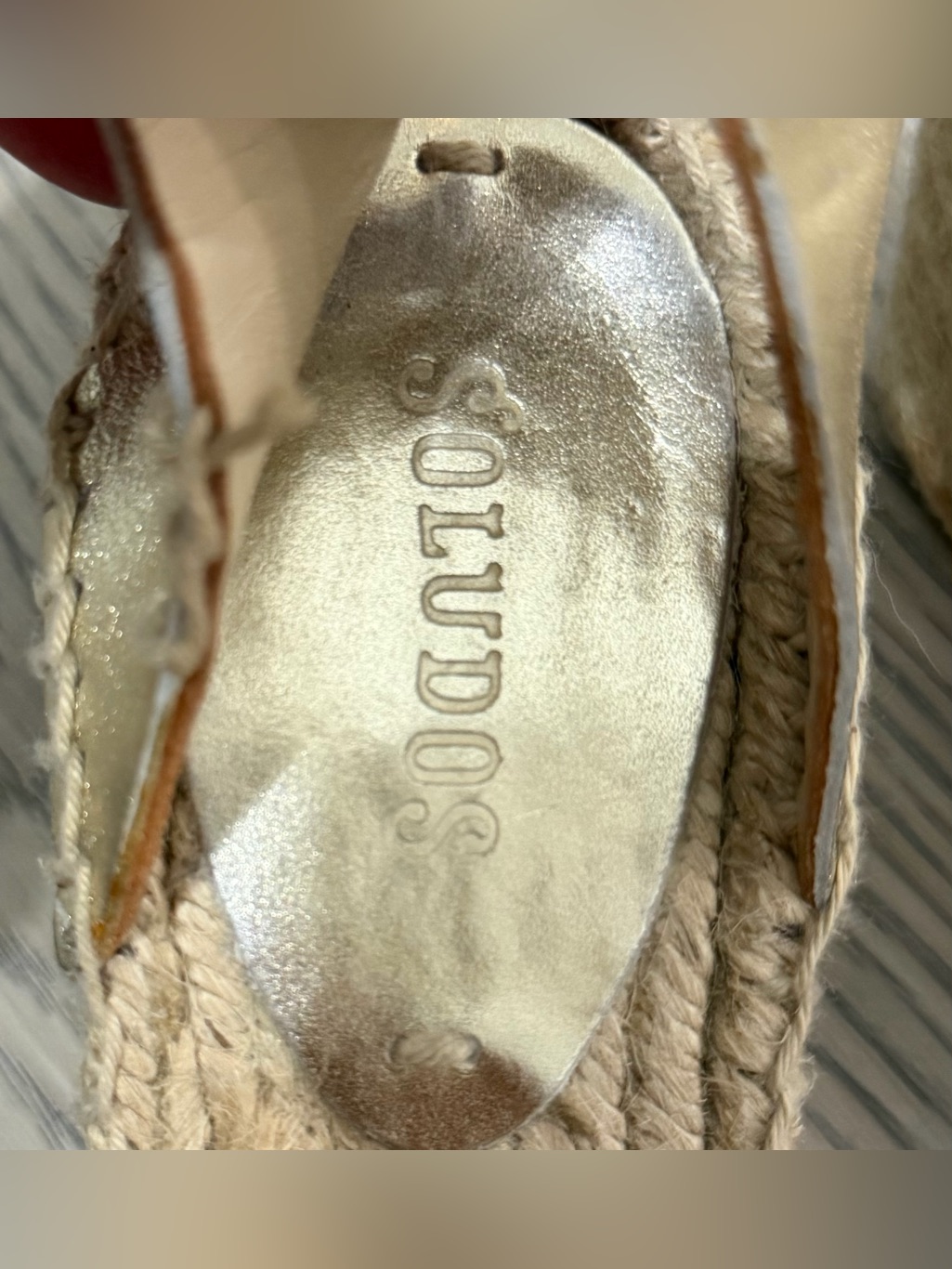 Soludos Leather Gold Metallic Wedge Heel Los - Size 8 Euc — image 8 of 8